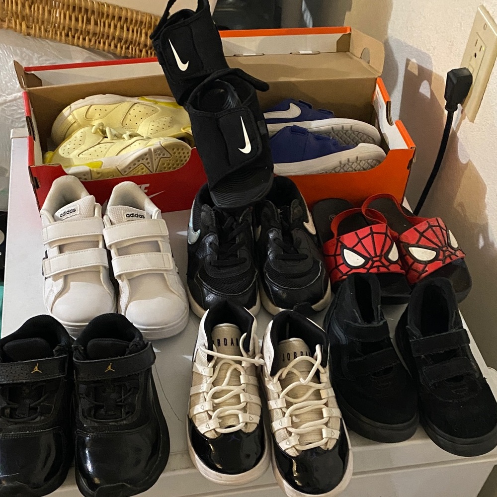 Nike Black and White Kids Sneakers